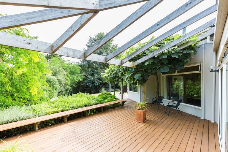 Photo of property in 6 Polson Hill Drive, Aokautere, Palmerston North, 4471