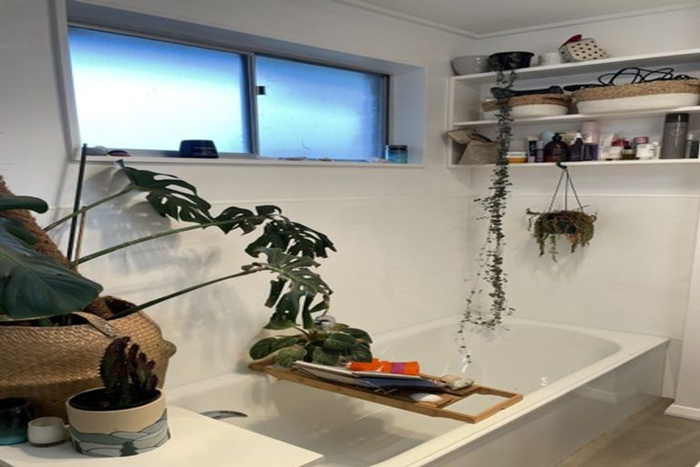 Photo of property in 9 Kaitawa Street, Waikanae Beach, Waikanae, 5036