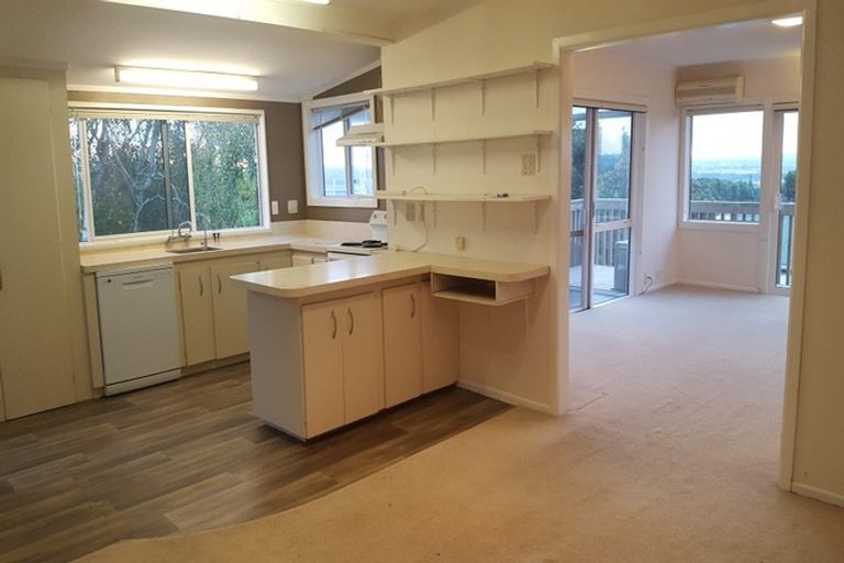 Photo of property in 2/130 Rangatira Road, Beach Haven, Auckland, 0626