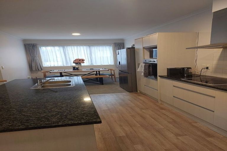 Photo of property in 3/11 Carlos Drive, Flat Bush, Auckland, 2016