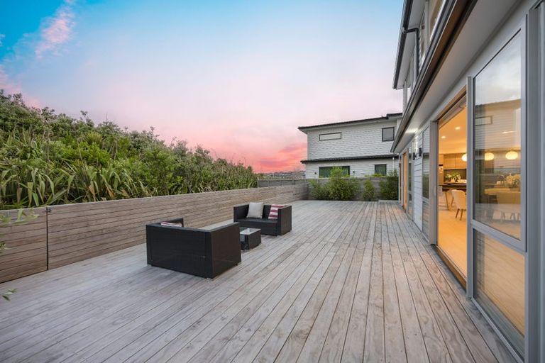 Photo of property in 8 Kina Place, Long Bay, Auckland, 0630