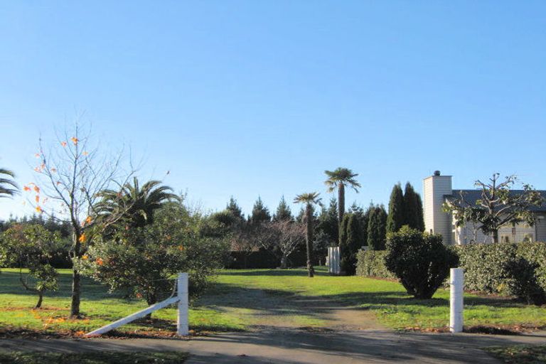 Photo of property in 940 Lower Styx Road, Brooklands, Christchurch, 8083