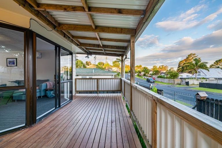 Photo of property in 14 Alidade Place, Massey, Auckland, 0614