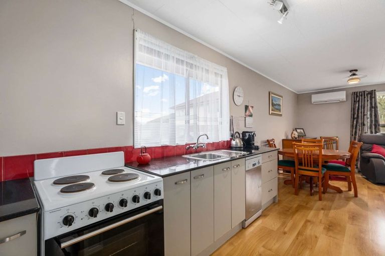 Photo of property in 2/38 Barrys Road, Glendene, Auckland, 0602