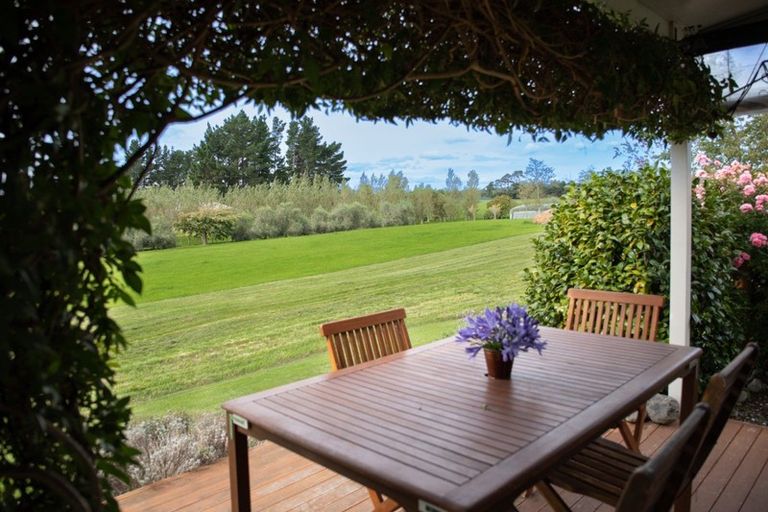 Photo of property in 16 Campbell Drive, Martinborough, 5711