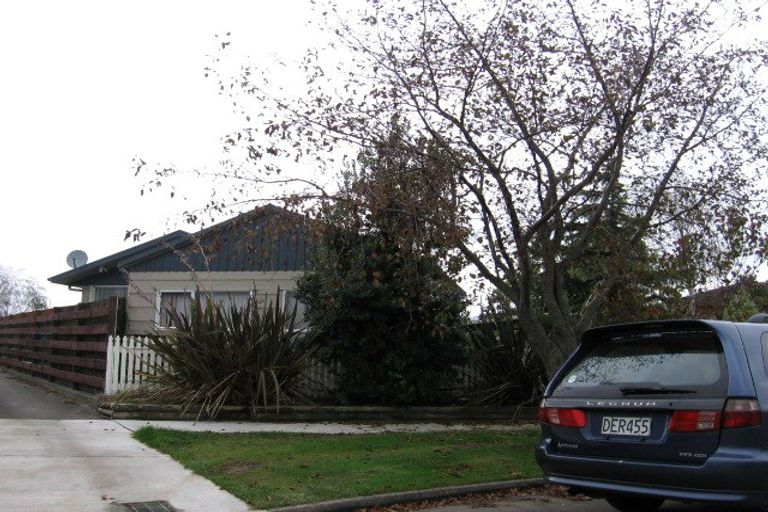 Photo of property in 14 Suzanne Grove, Kelvin Grove, Palmerston North, 4414