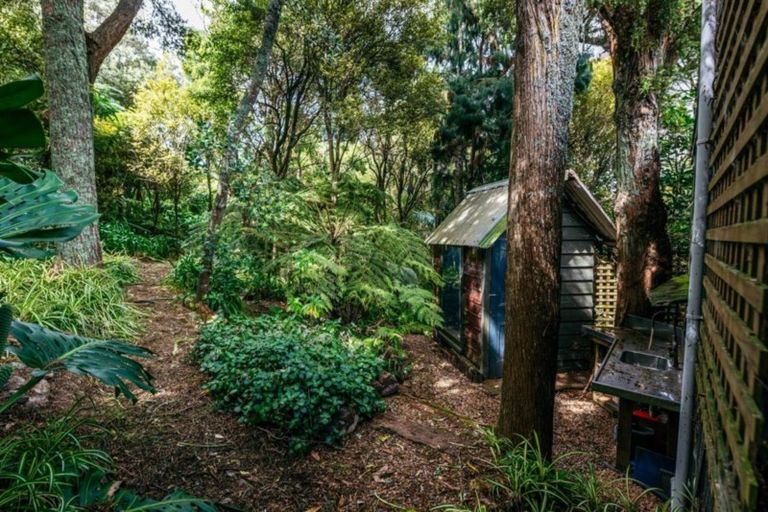 Photo of property in 35 Crescent Road East, Ostend, Waiheke Island, 1081
