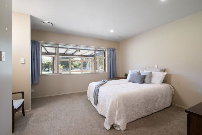 Photo of property in 98 Polson Hill Drive, Aokautere, Palmerston North, 4471