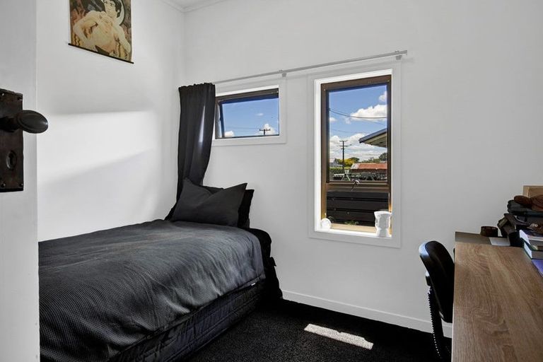 Photo of property in 48 Camberwell Road, Hawera, 4610