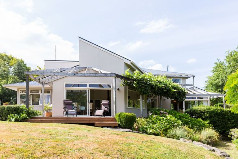 Photo of property in 6 Polson Hill Drive, Aokautere, Palmerston North, 4471