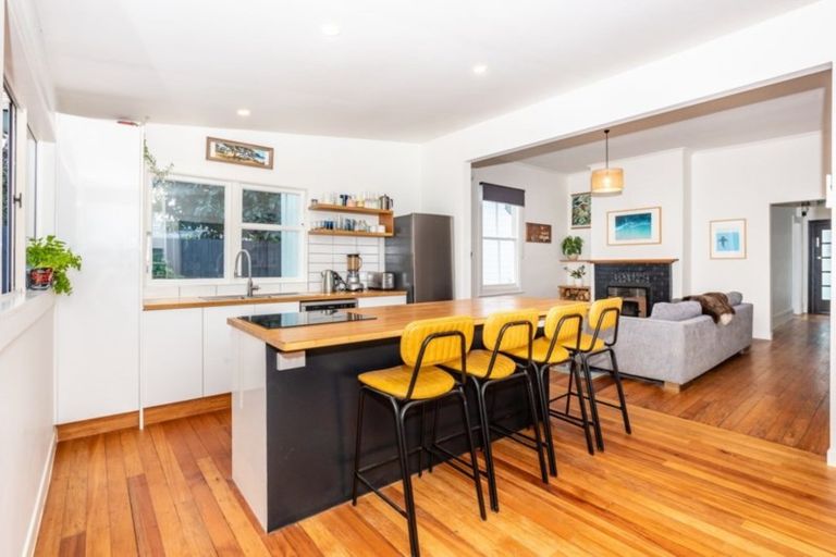 Photo of property in 8 Root Street, Gisborne, 4010