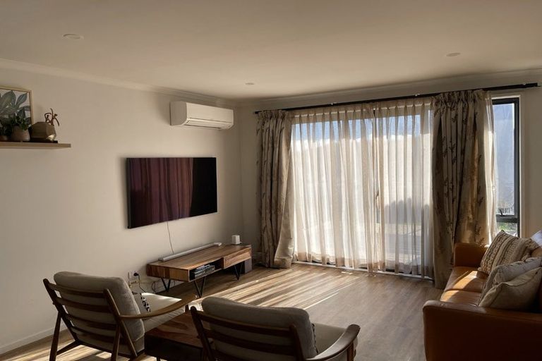 Photo of property in 1 Verdot Close, Kumeu, 0810