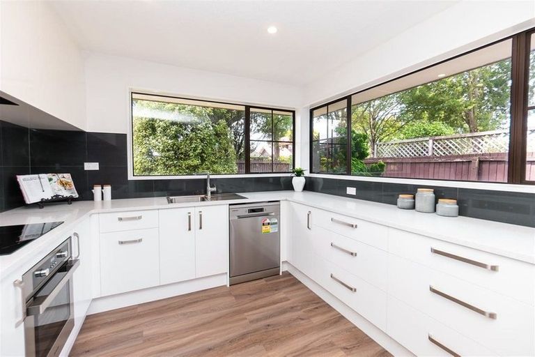 Photo of property in 14 Pasadena Place, Harewood, Christchurch, 8051