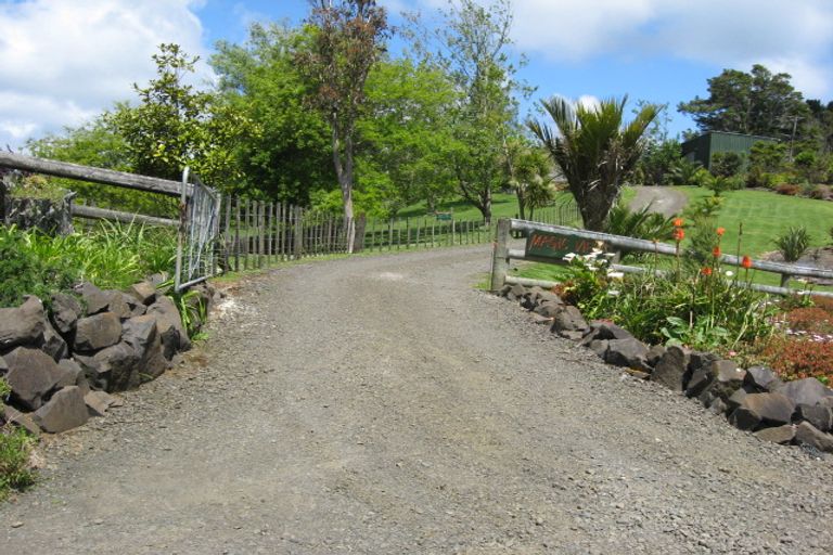 Photo of property in 47 Pioneer Lane, Kumeu, 0891