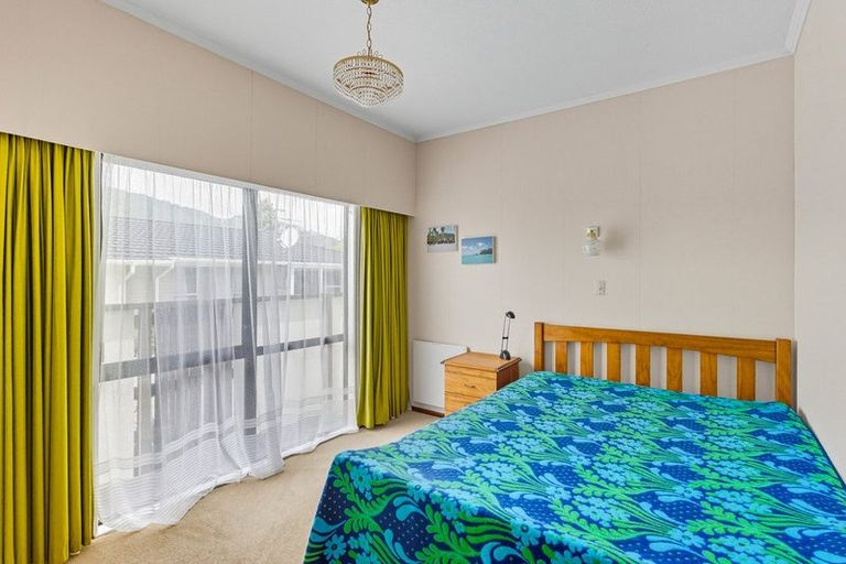 Photo of property in 51 Ngaio Road, Waikanae, 5036