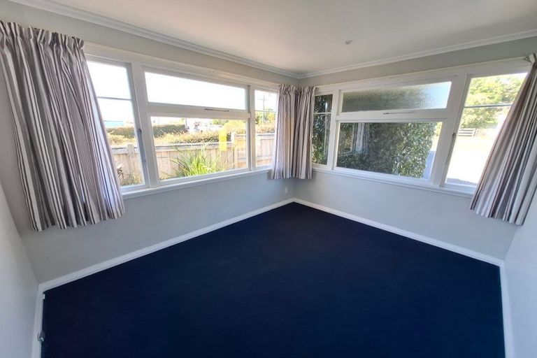 Photo of property in 1/9 Tarahua Road, Vogeltown, New Plymouth, 4310