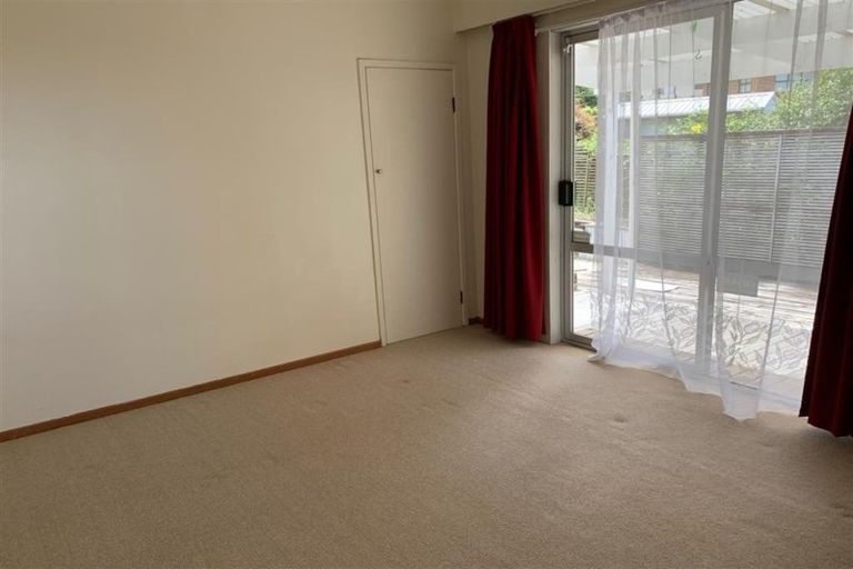 Photo of property in 10 Kennedy Avenue, Forrest Hill, Auckland, 0620