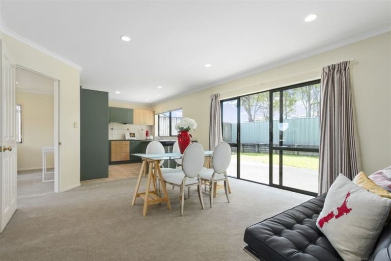 Photo of property in 11 Campile Close, East Tamaki, Auckland, 2016