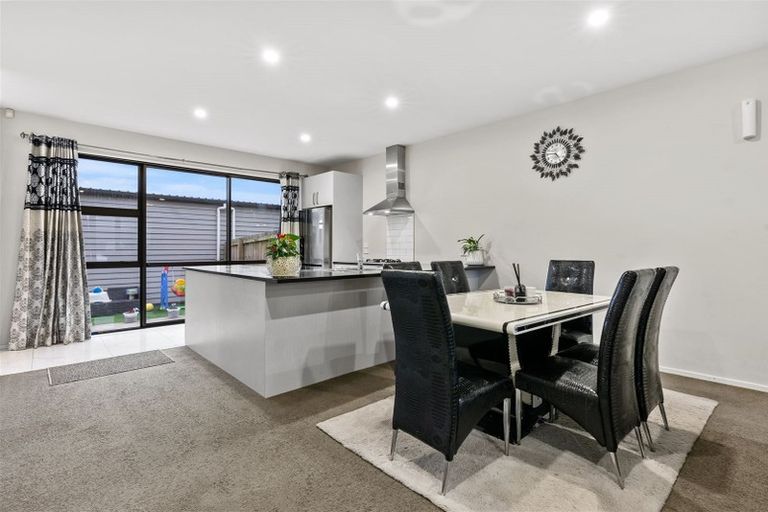 Photo of property in 12b Hollowout Street, Takanini, 2112