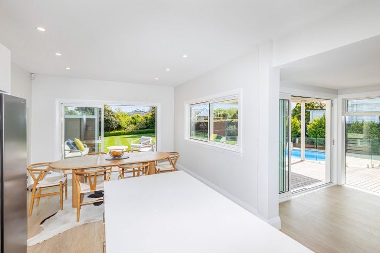 Photo of property in 3 Strowan Road, Strowan, Christchurch, 8052