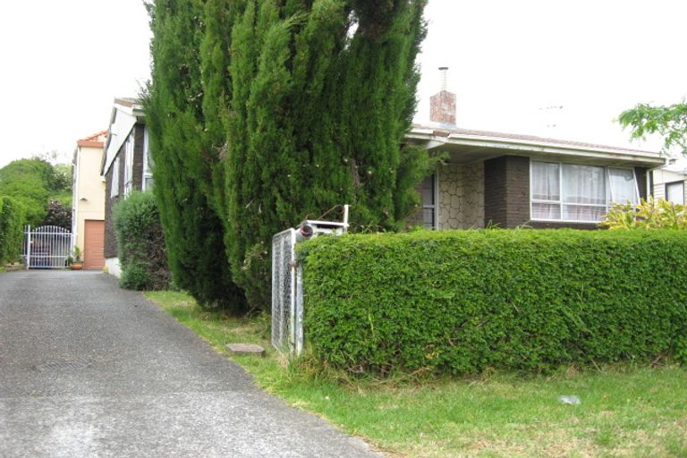 Photo of property in 16 Sullivan Avenue, Mangere Bridge, Auckland, 2022