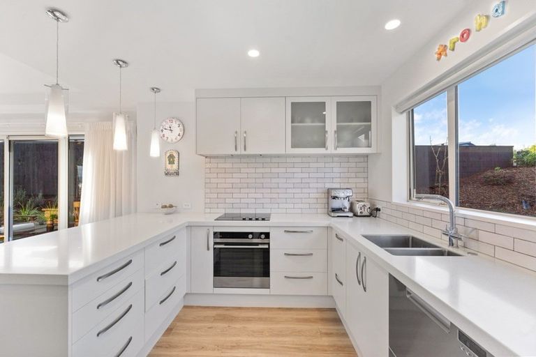 Photo of property in 32 Katania Heights, Brightwater, 7022