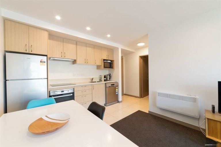 Photo of property in La Residence Du Lac, 35/527 Frankton Road, Queenstown, 9300