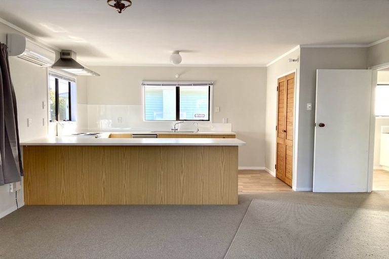 Photo of property in 1/94 Sturges Road, Henderson, Auckland, 0612