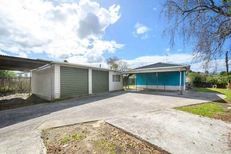 Photo of property in 26 Vina Place, Massey, Auckland, 0614