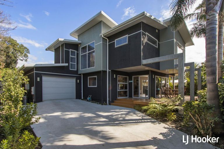 Photo of property in 4a Hillview Road, Waihi Beach, 3611