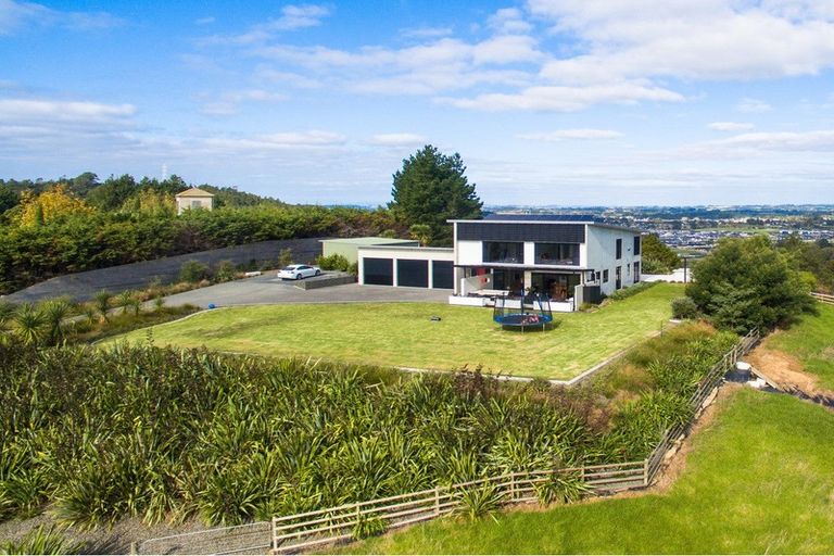 Photo of property in 911 Old North Road, Waimauku, 0882