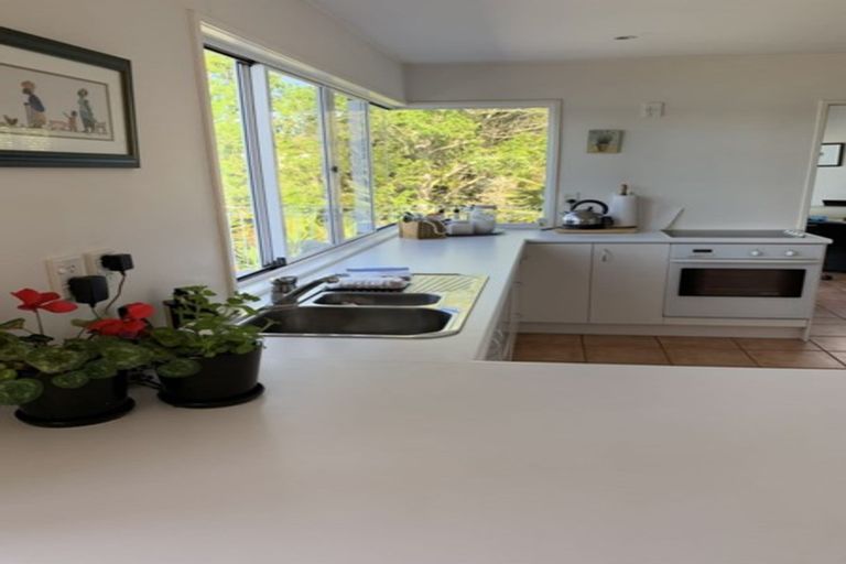 Photo of property in 17 Maori Hut Road, Red Beach, 0932