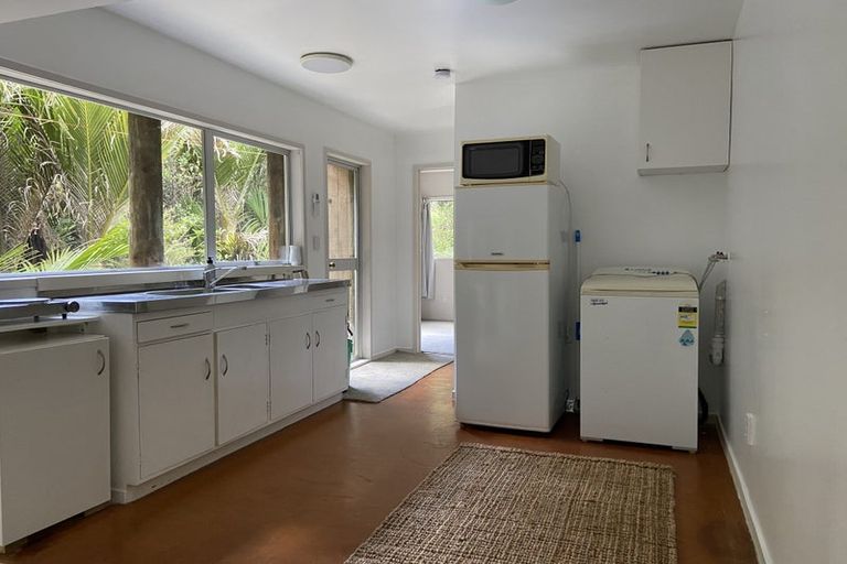 Photo of property in 33 Reynolds Place, Torbay, Auckland, 0630