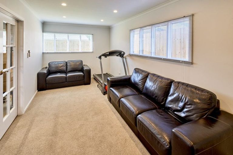 Photo of property in 33 Gibson Crescent, Naenae, Lower Hutt, 5011