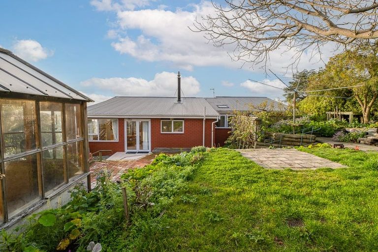 Photo of property in 264 Mount Pleasant Road, Mount Pleasant, Christchurch, 8081