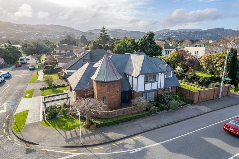 Photo of property in 33 Saint Columbans Grove, Boulcott, Lower Hutt, 5010