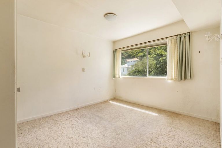 Photo of property in Grosvenor Flats, 19 Cottleville Terrace, Thorndon, Wellington, 6011