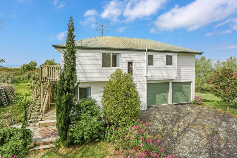 Photo of property in 896a Miranda Road, Pukorokoro / Miranda, Miranda, 2473