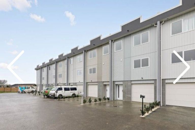 Photo of property in 75 Bordeaux Parade, Te Atatu South, Auckland, 0610