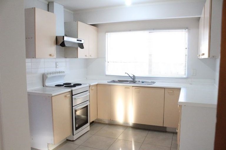 Photo of property in 2/181 Pigeon Mountain Road, Half Moon Bay, Auckland, 2012