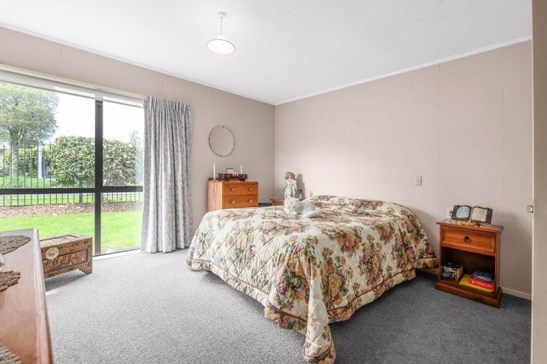 Photo of property in 93 Grosvenor Gardens, Flagstaff, Hamilton, 3210