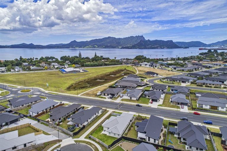 Photo of property in 30 Kitemaunga Avenue, One Tree Point, 0118