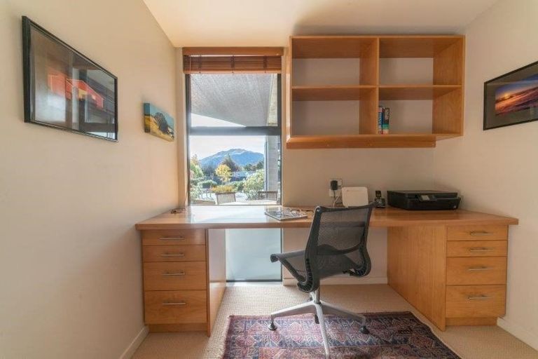 Photo of property in 1 Waimana Place, Wanaka, 9305