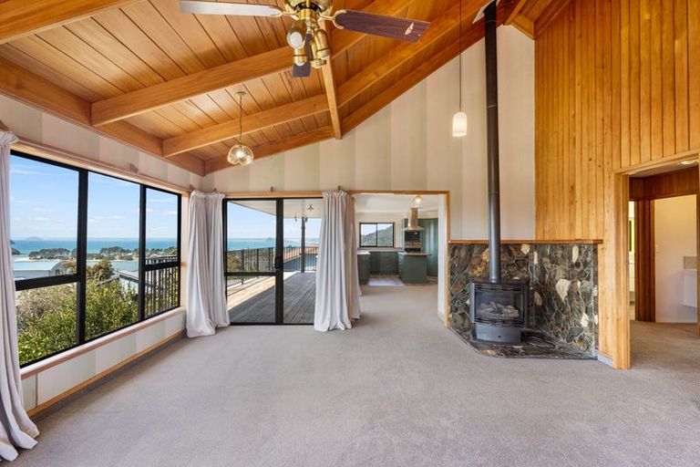 Photo of property in 8 Tairua Heights, Tairua, 3508