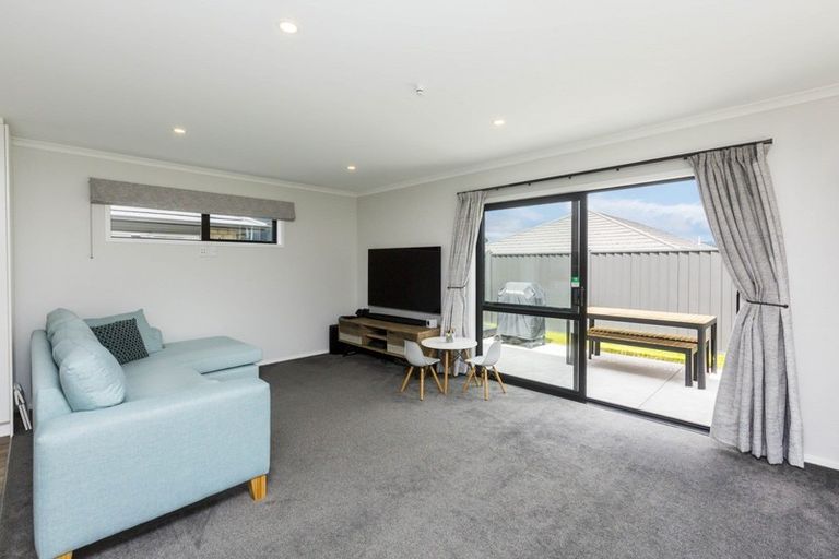 Photo of property in 11 Pattullo Crescent, Wallaceville, Upper Hutt, 5018