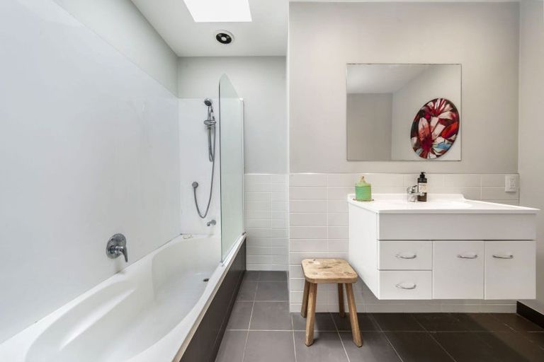 Photo of property in 10b Moana Avenue, Onehunga, Auckland, 1061