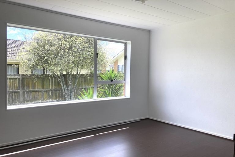 Photo of property in 1/43 Blacklock Avenue, Henderson, Auckland, 0612