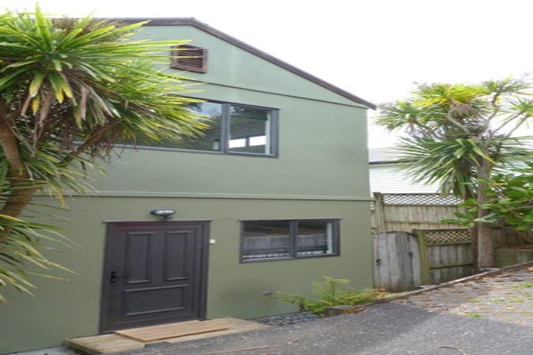 Photo of property in 1/44 Fields Parade, Oteha, Auckland, 0632