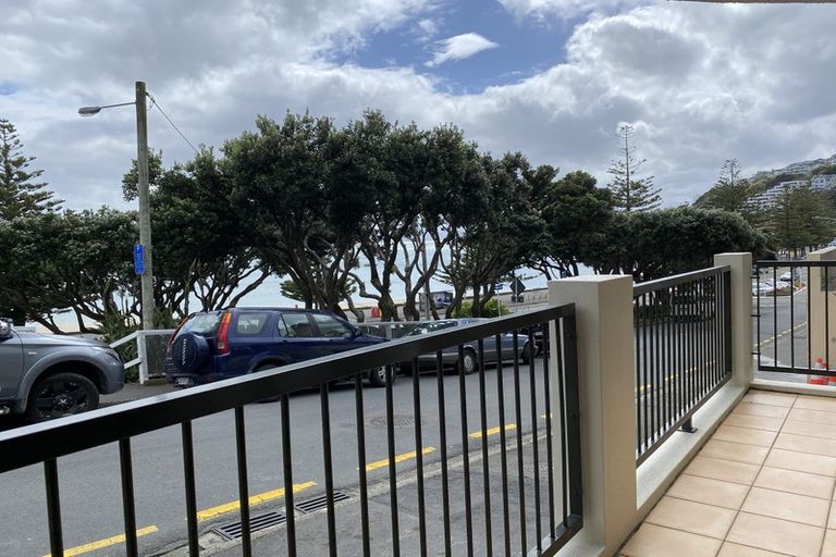 Photo of property in 13/22 Oriental Terrace, Oriental Bay, Wellington, 6011