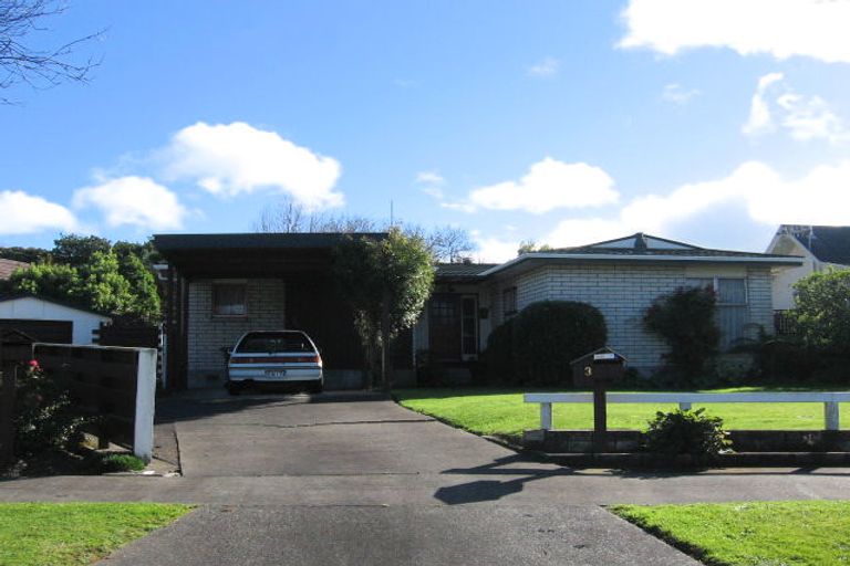 Photo of property in 3 Geraldine Crescent, Cloverlea, Palmerston North, 4412